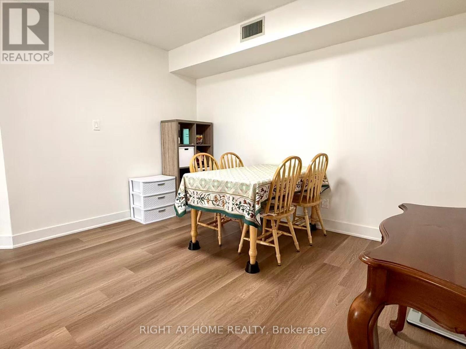 301 - 1901 Pilgrims Way, Oakville, Ontario  L6M 2W9 - Photo 7 - W13411156
