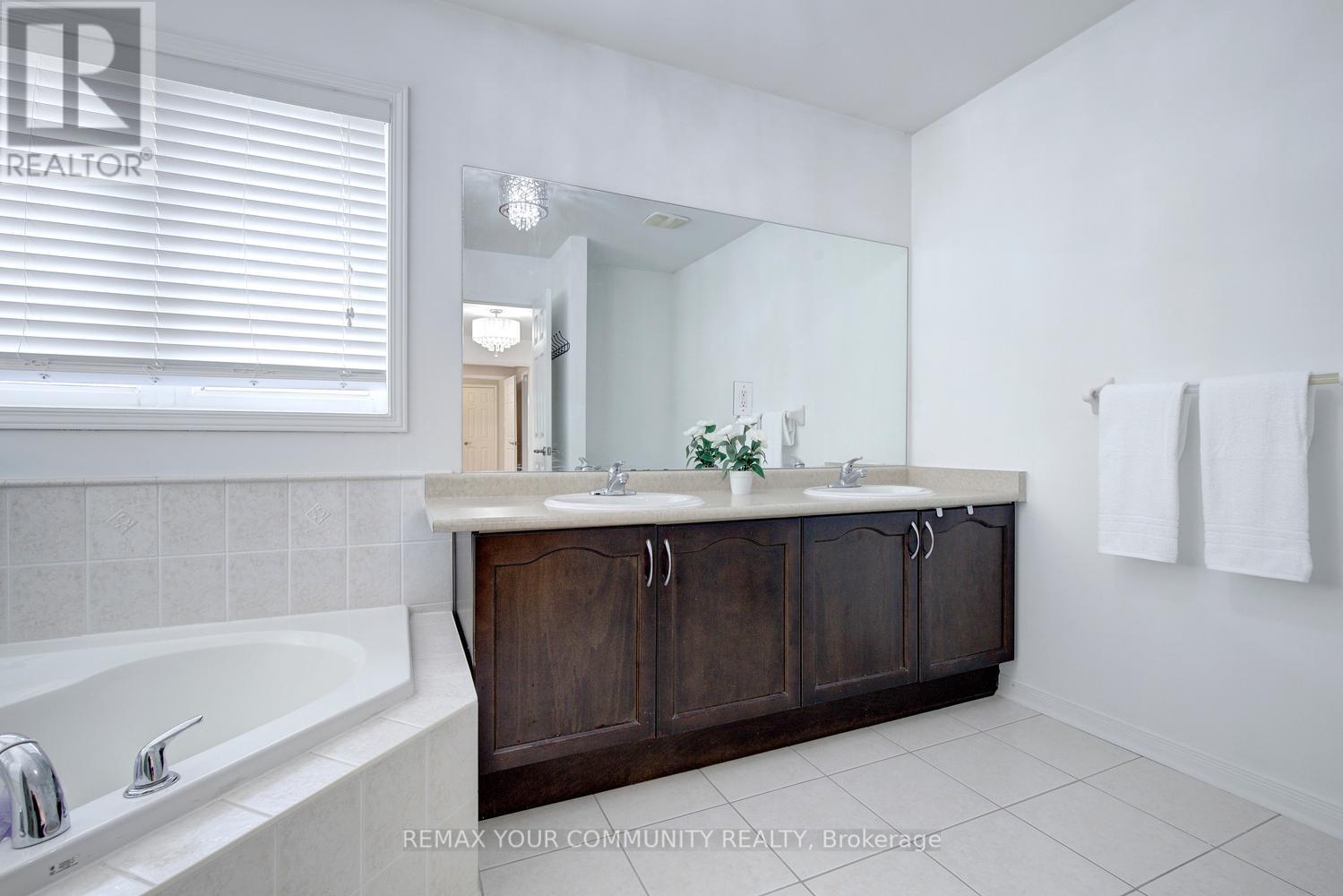 42 Laramie Crescent, Vaughan, Ontario  L6A 0P8 - Photo 32 - N13411592