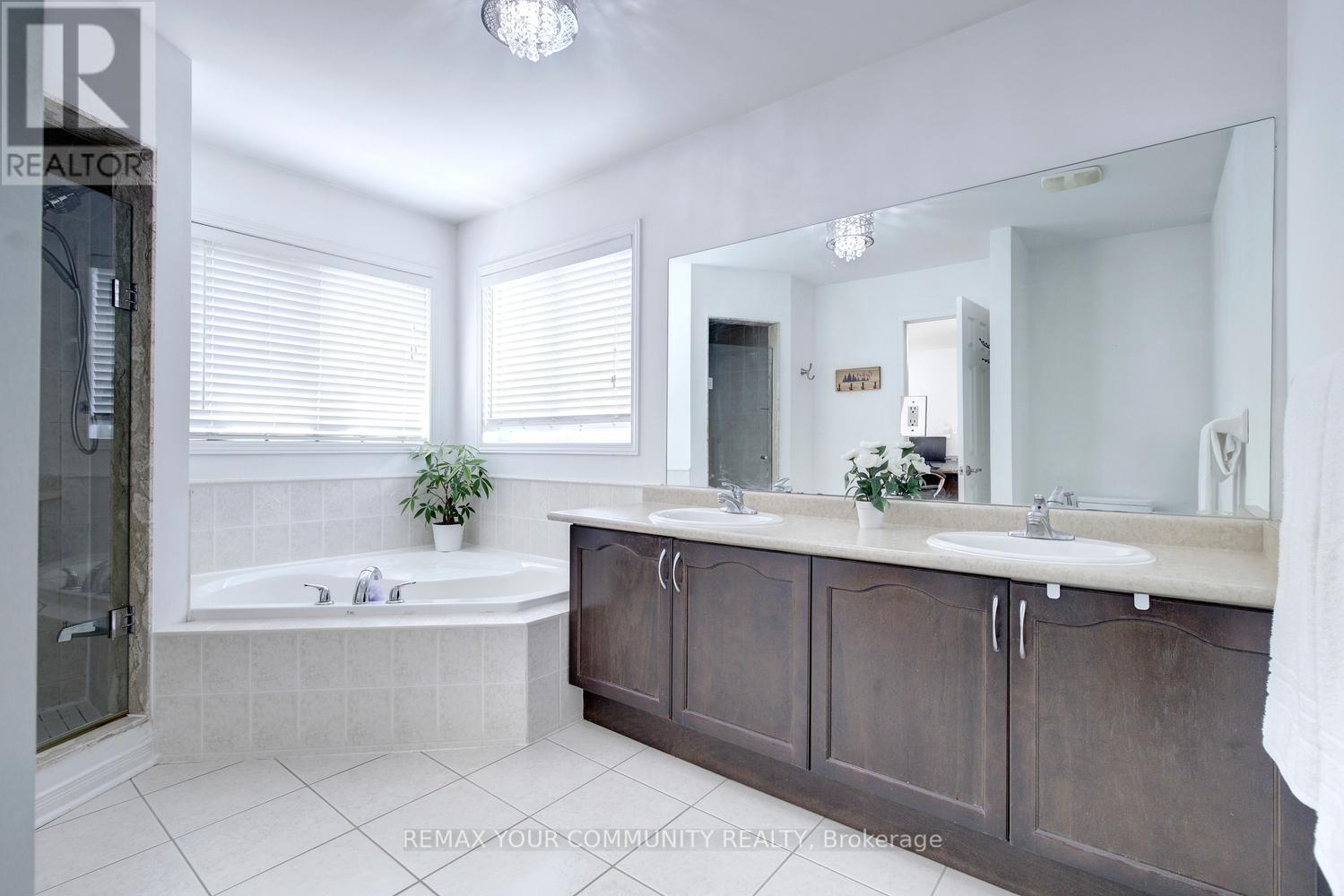 42 Laramie Crescent, Vaughan, Ontario  L6A 0P8 - Photo 33 - N13411592