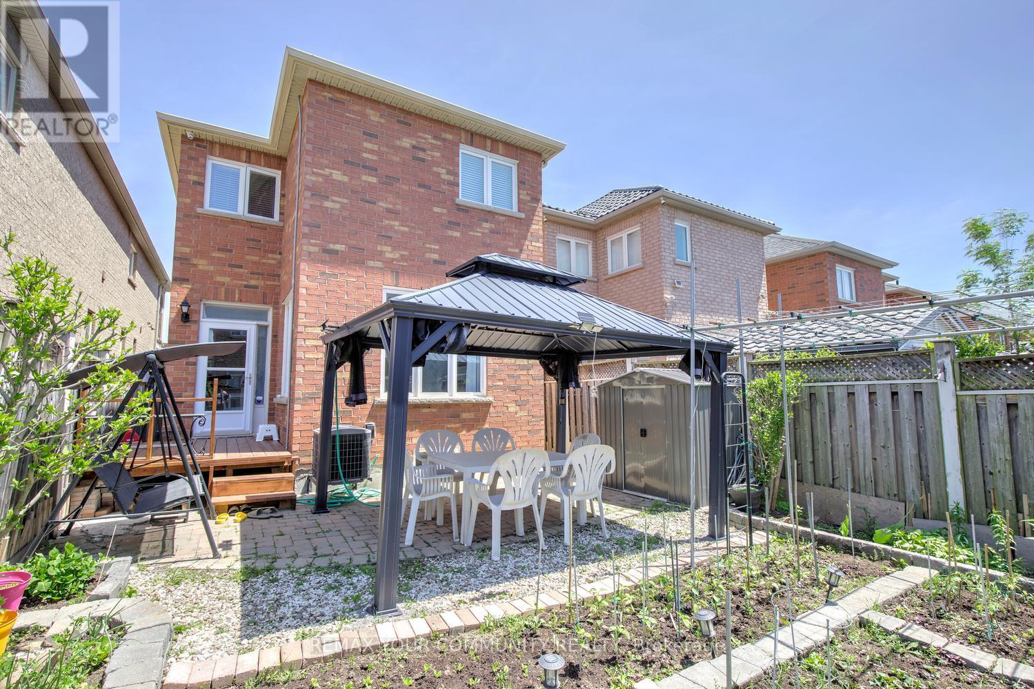 42 Laramie Crescent, Vaughan, Ontario  L6A 0P8 - Photo 45 - N13411592