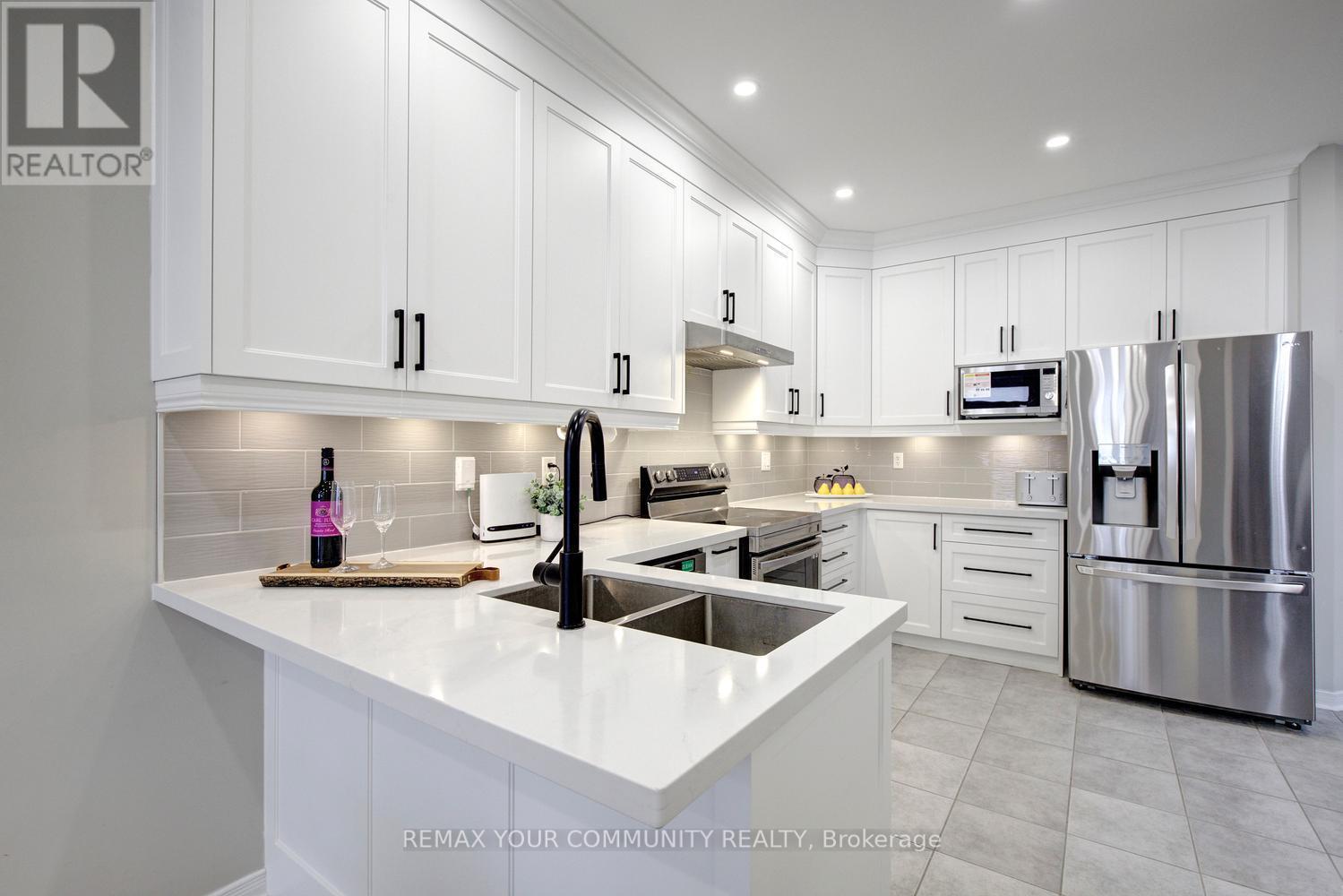 42 Laramie Crescent, Vaughan, Ontario  L6A 0P8 - Photo 7 - N13411592