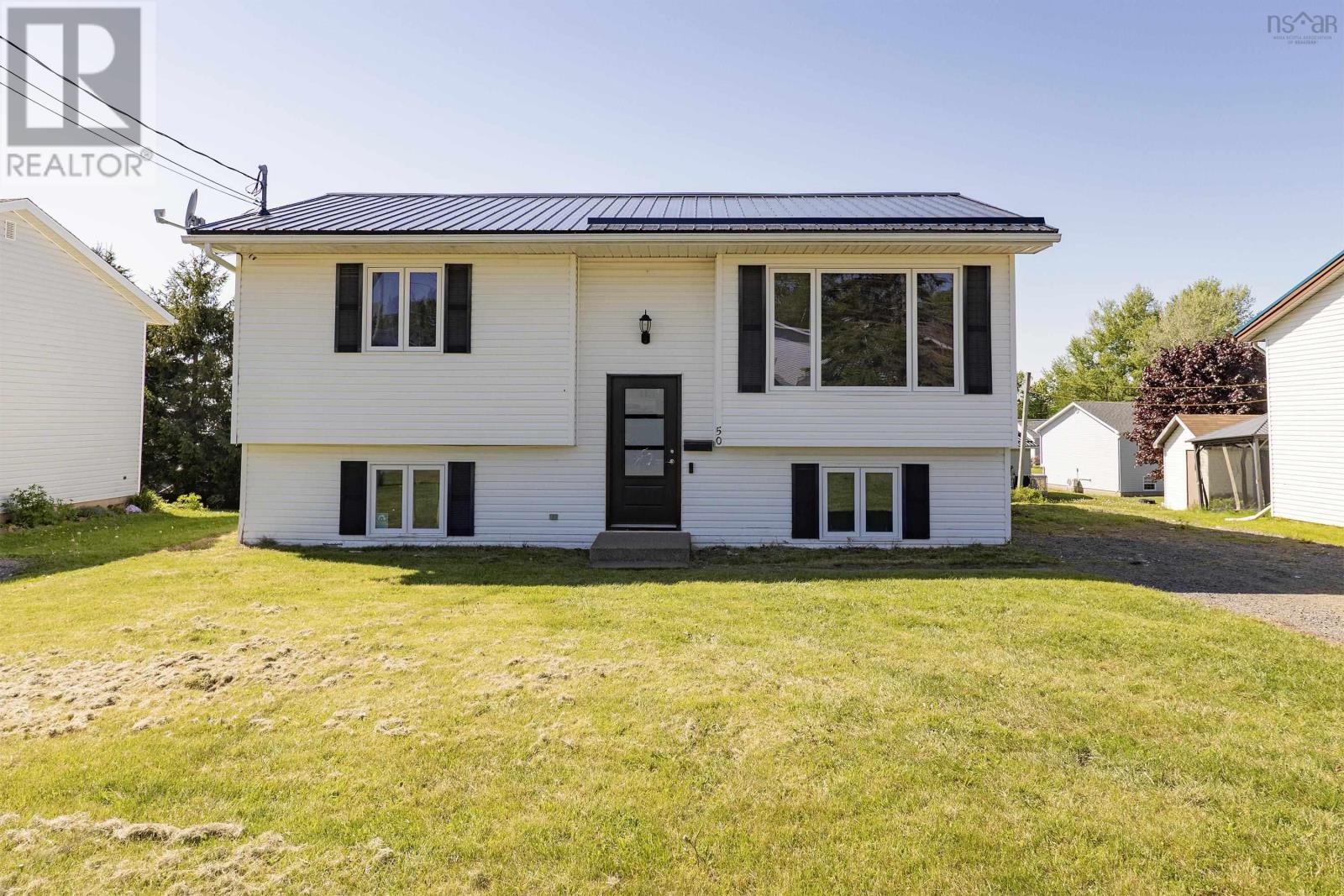 50 Townshend Avenue, Amherst, Nova Scotia  B4H 4N6 - Photo 1 - 202613528