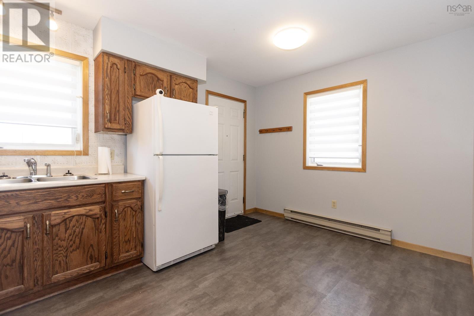 50 Townshend Avenue, Amherst, Nova Scotia  B4H 4N6 - Photo 16 - 202613528