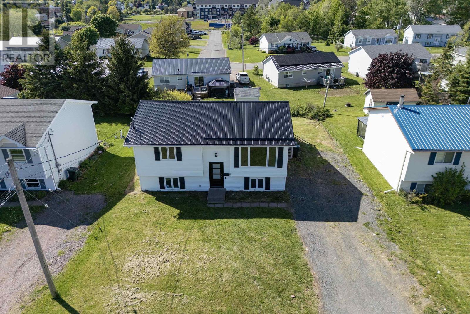50 Townshend Avenue, Amherst, Nova Scotia  B4H 4N6 - Photo 2 - 202613528