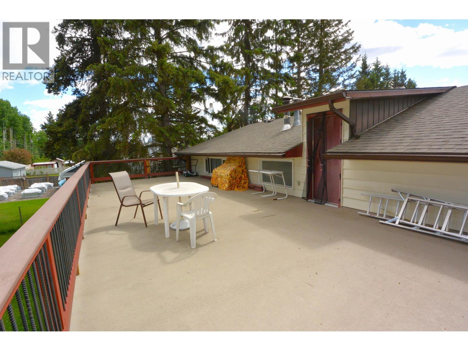 3592 Fourth Avenue, Smithers, British Columbia  V0J 2N0 - Photo 4 - R3133113