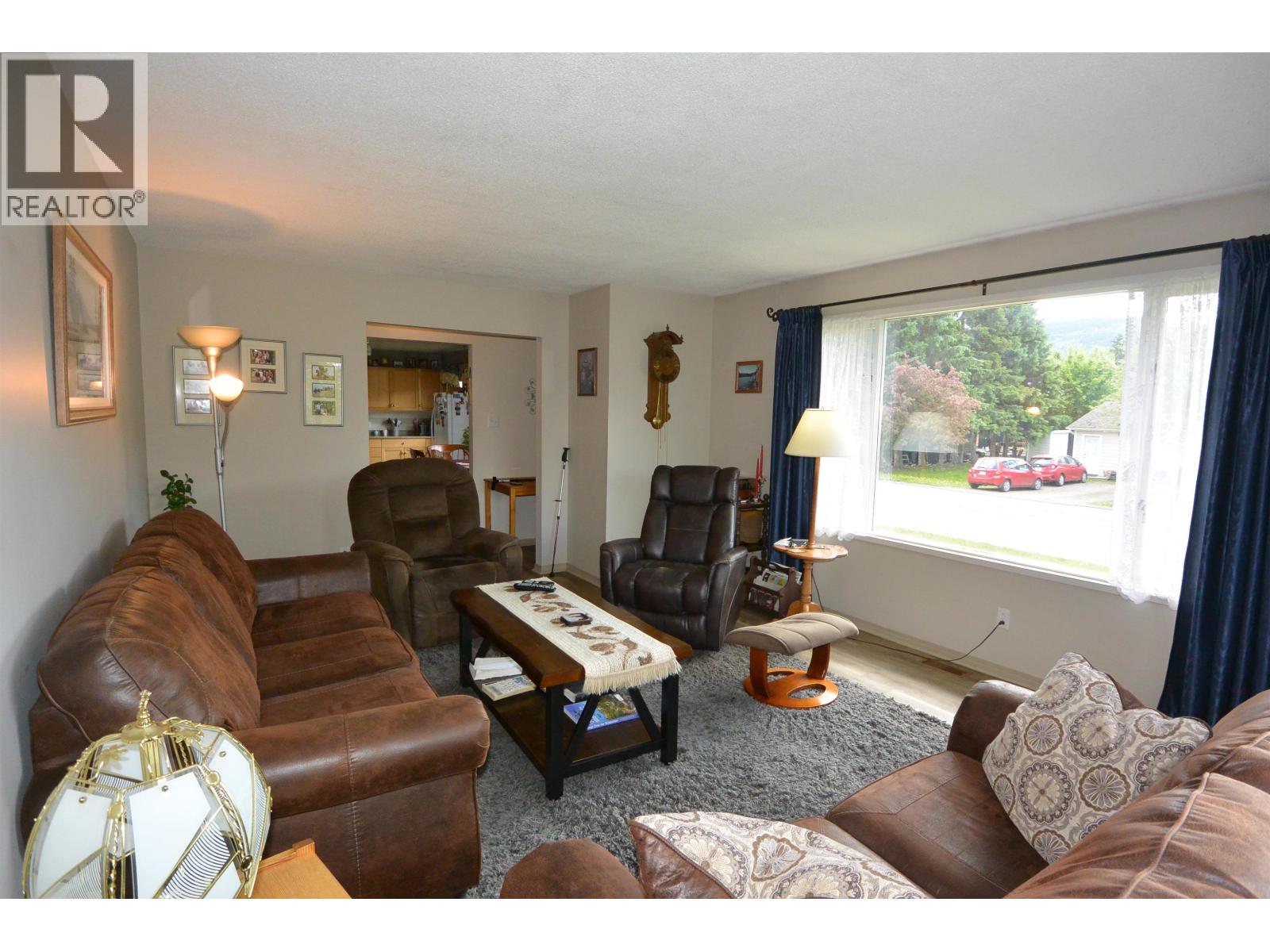 3592 Fourth Avenue, Smithers, British Columbia  V0J 2N0 - Photo 6 - R3133113