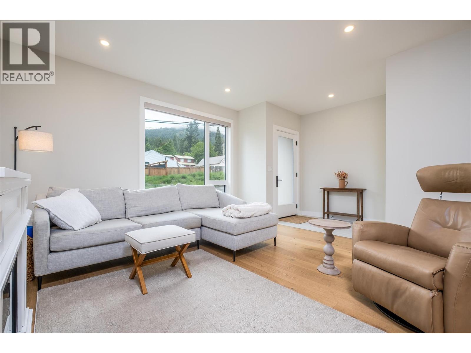 2452 Washington Street Unit# 4, Rossland, British Columbia V0G 1Y0 - Photo 10 - 10389747