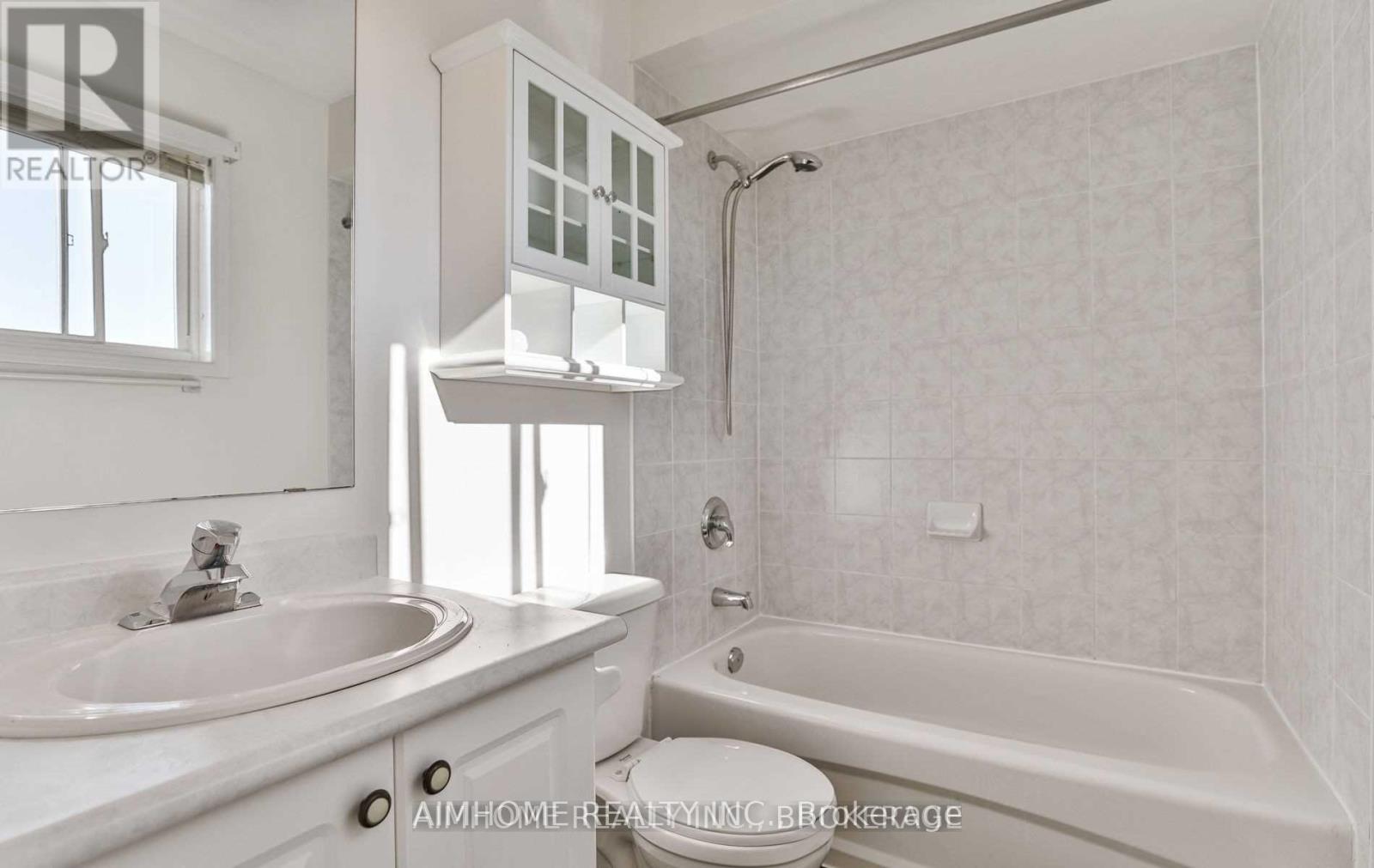 348 Kittridge Road, Oakville, Ontario  L6H 7K8 - Photo 17 - W13411608