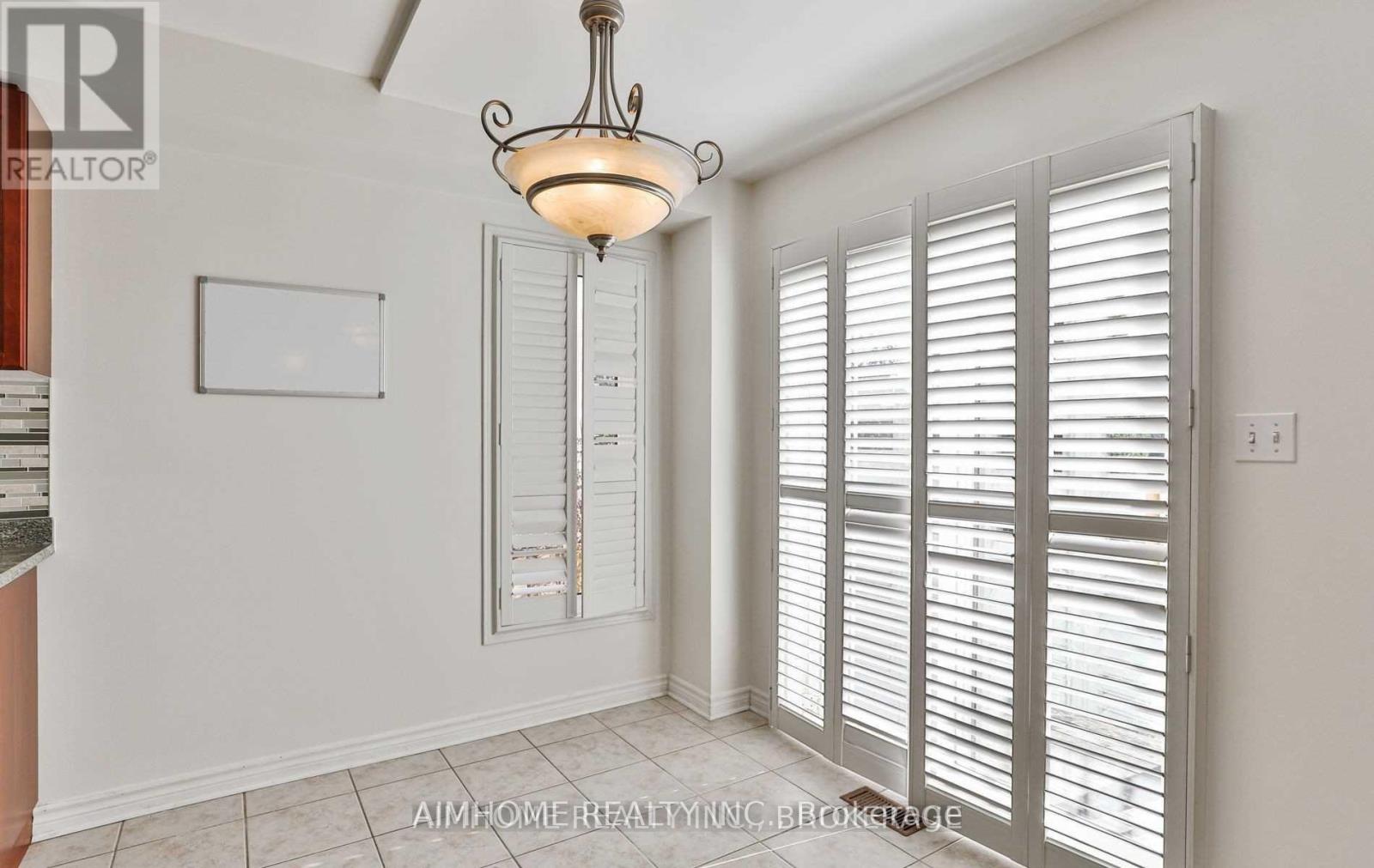 348 Kittridge Road, Oakville, Ontario  L6H 7K8 - Photo 9 - W13411608