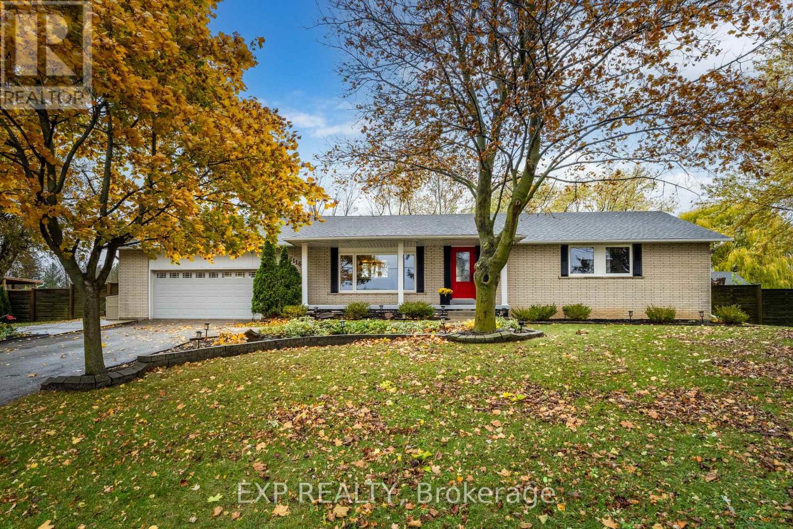 2116 BINBROOK ROAD E, Hamilton, Ontario
