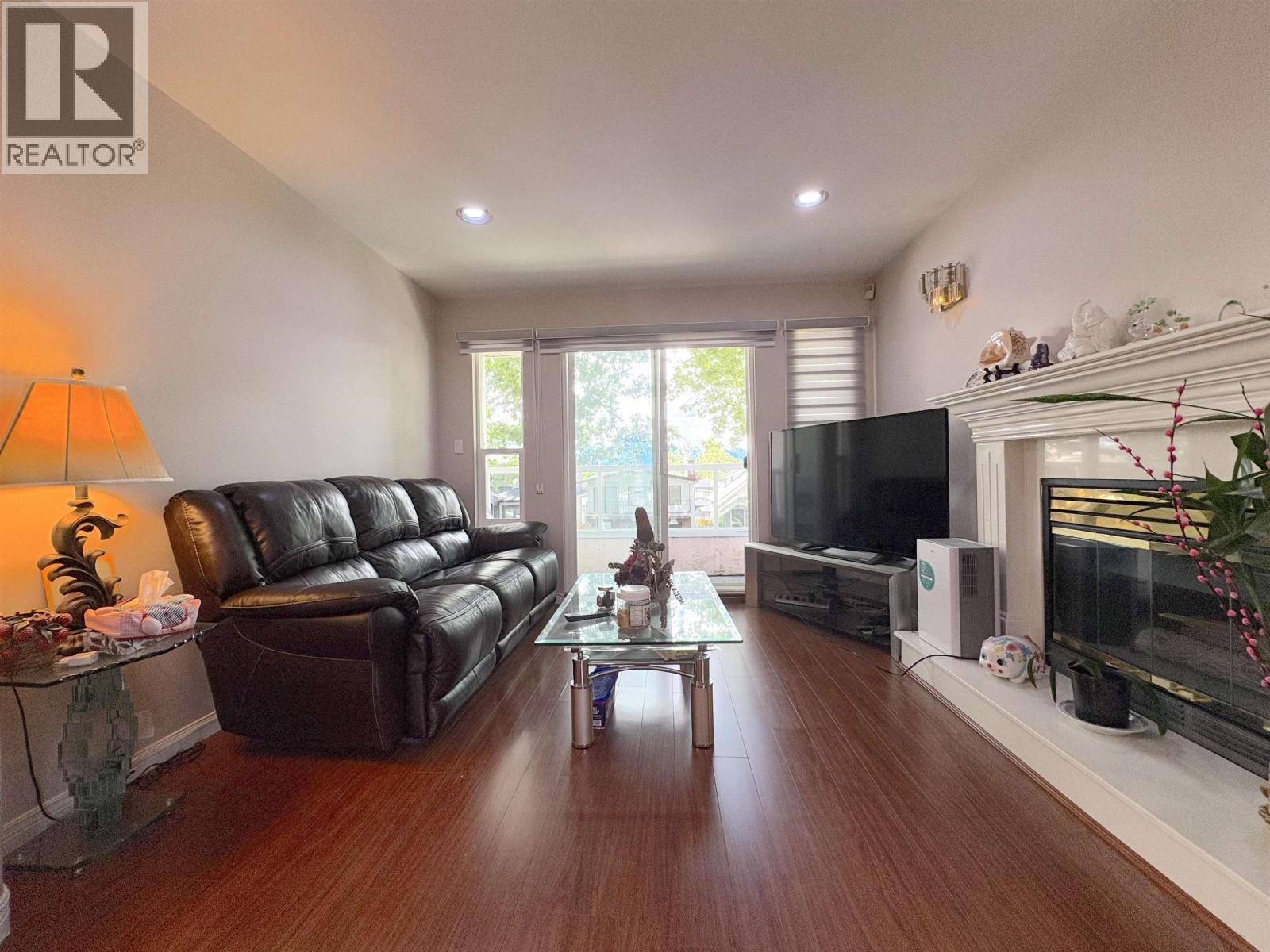 4156 Cambridge Street, Burnaby, British Columbia  V5C 1G9 - Photo 3 - R3132297