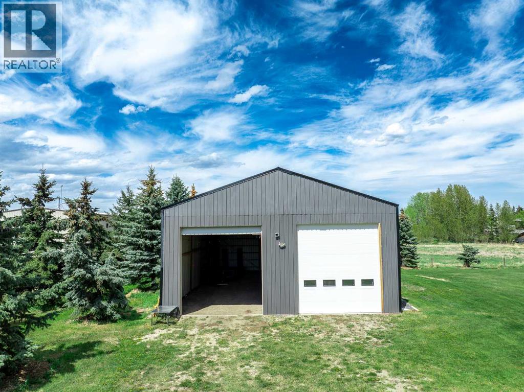 2000, 2 Avenue, Dickson, Alberta  T4G 0K8 - Photo 30 - A2289269