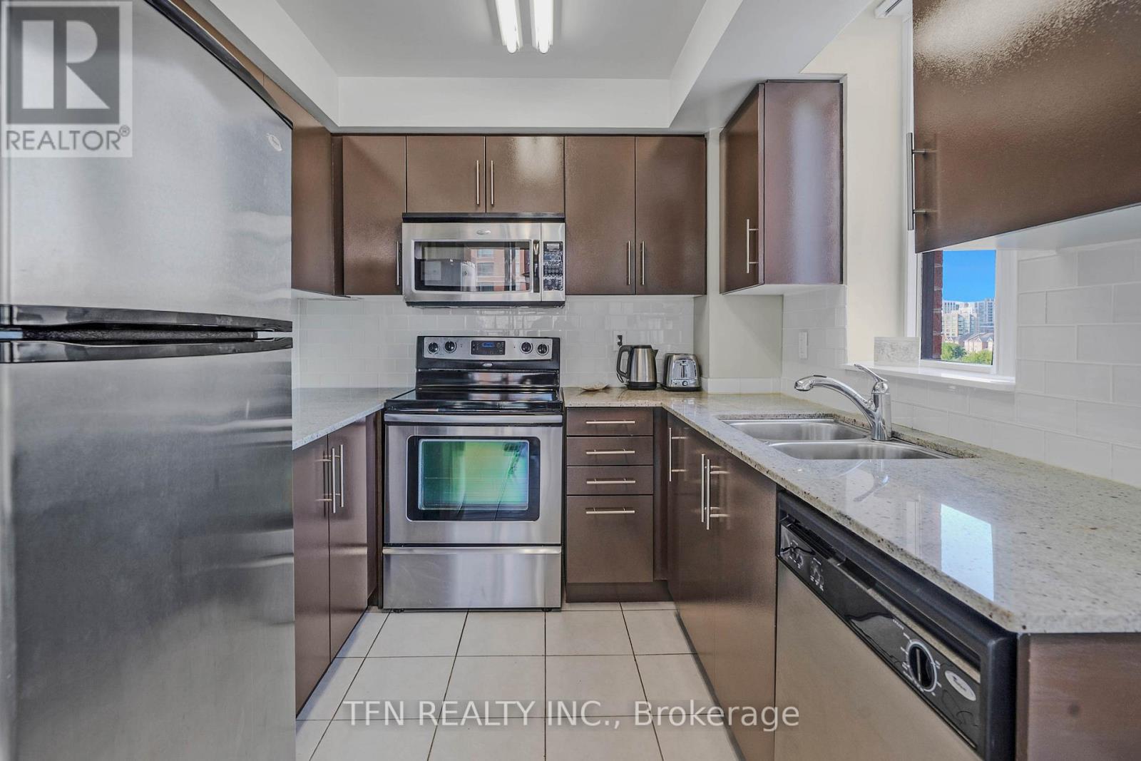 605 - 310 Red Maple Road, Richmond Hill, Ontario  L4C 0T7 - Photo 13 - N13411658