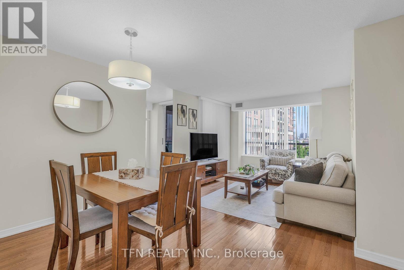 605 - 310 Red Maple Road, Richmond Hill, Ontario  L4C 0T7 - Photo 8 - N13411658