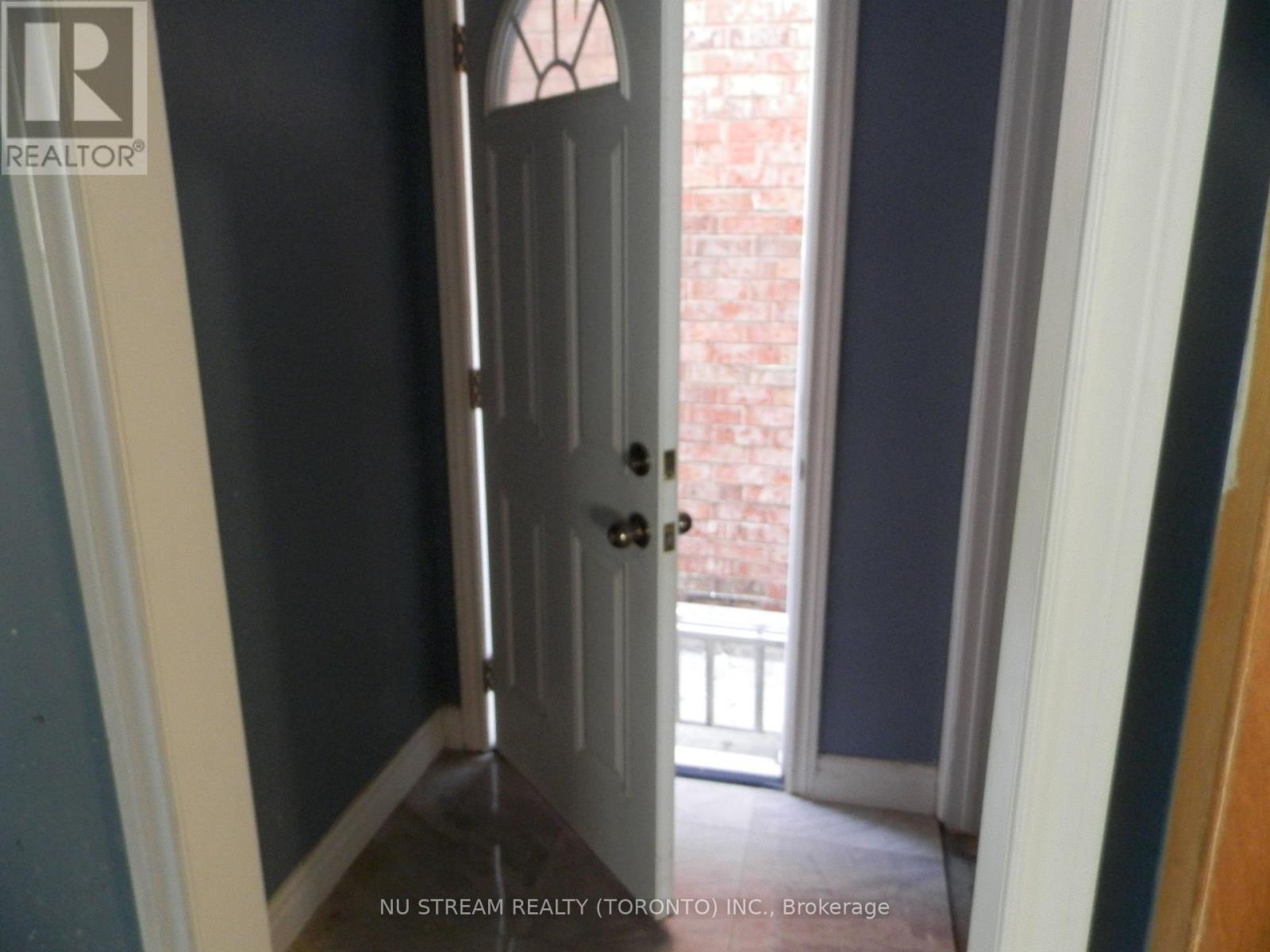 11 Dunbar Crescent, Markham, Ontario  L3R 6W9 - Photo 8 - N13411666