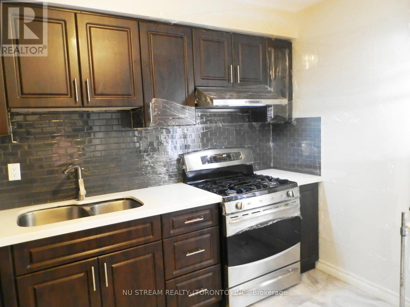 11 Dunbar Crescent, Markham, Ontario  L3R 6W9 - Photo 9 - N13411666