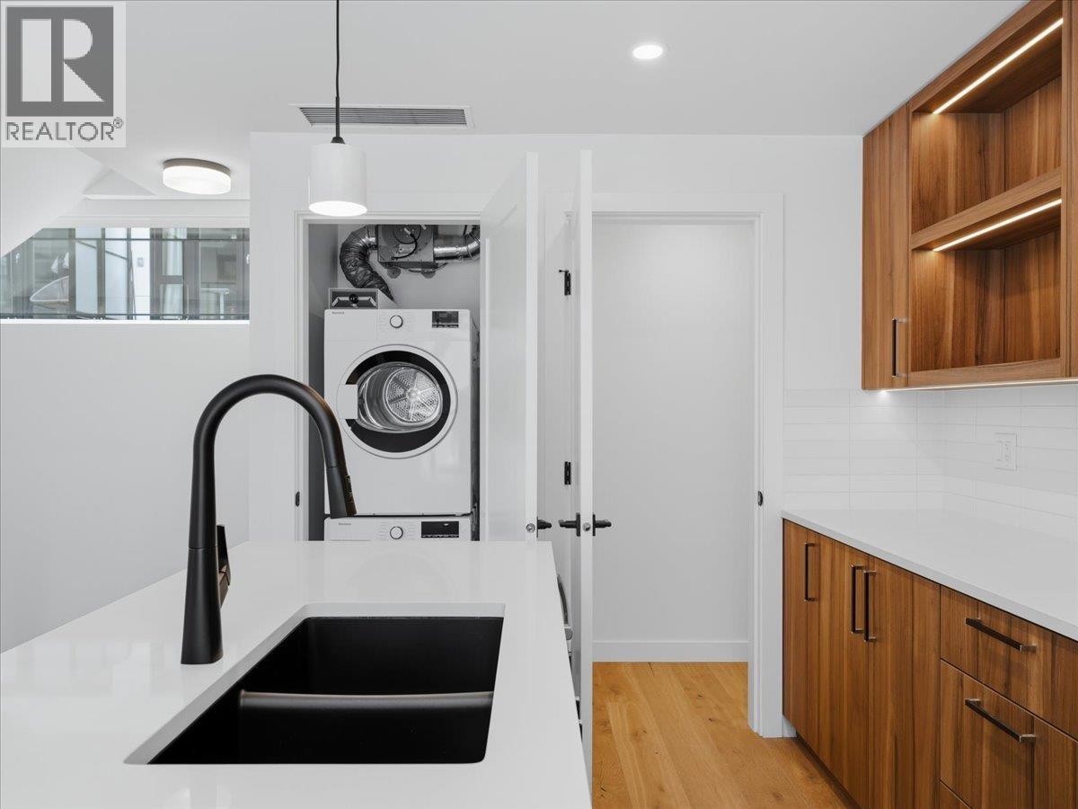 6833 Cambie Street, Vancouver, British Columbia  V6P 3H1 - Photo 9 - R3131000