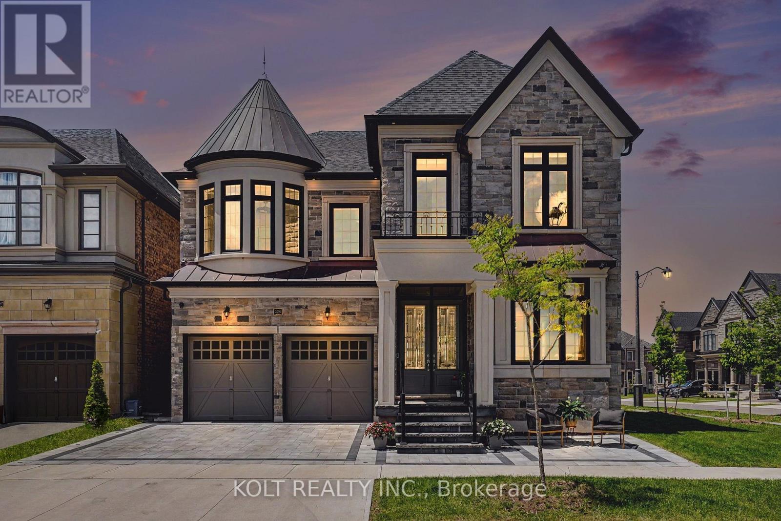 2293 Charles Cornwall Avenue, Oakville, Ontario  L6M 5M6 - Photo 2 - W13411678