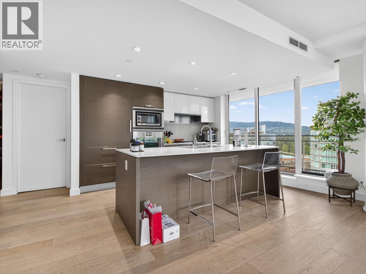 1902 1499 W Pender Street, Vancouver, British Columbia  V6G 0A7 - Photo 2 - R3132996