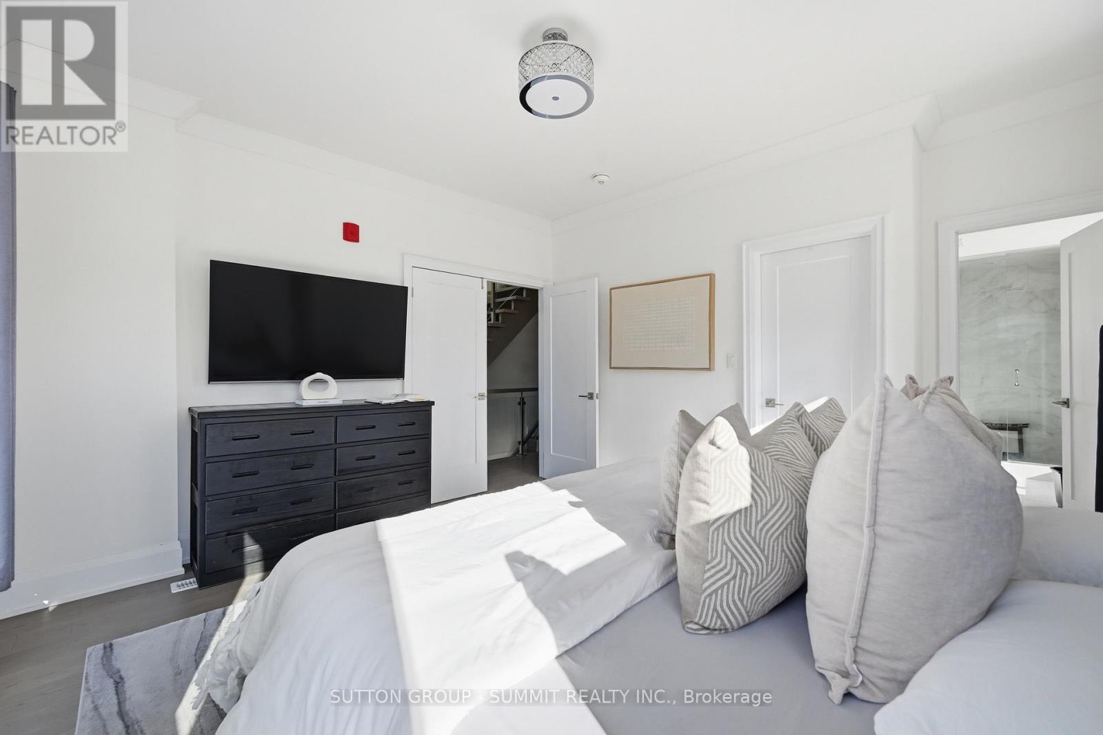 2 Concord Place, Grimsby, Ontario  L3M 0G6 - Photo 32 - X13411694