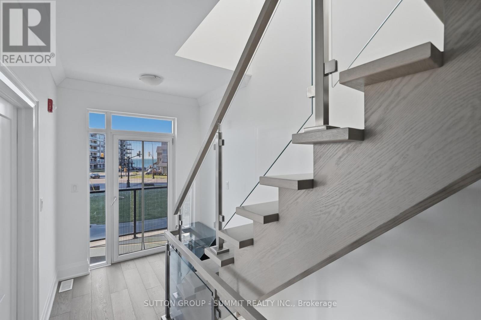 2 Concord Place, Grimsby, Ontario  L3M 0G6 - Photo 34 - X13411694