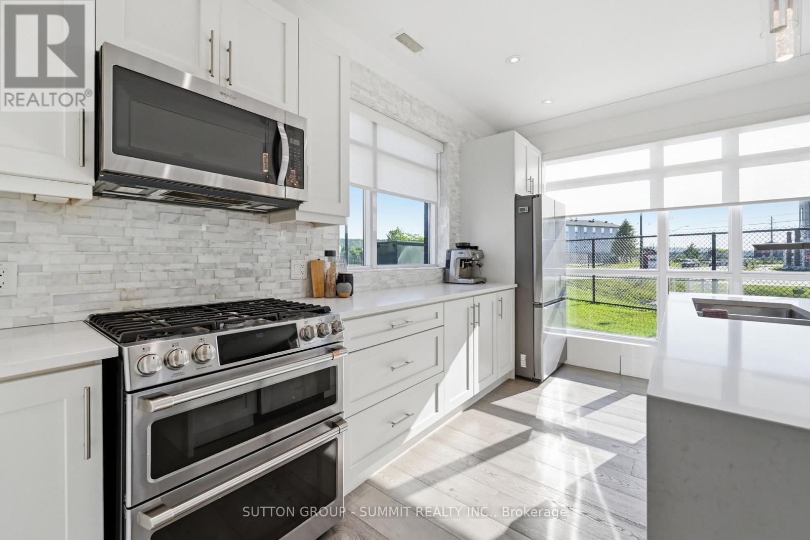 2 Concord Place, Grimsby, Ontario  L3M 0G6 - Photo 7 - X13411694