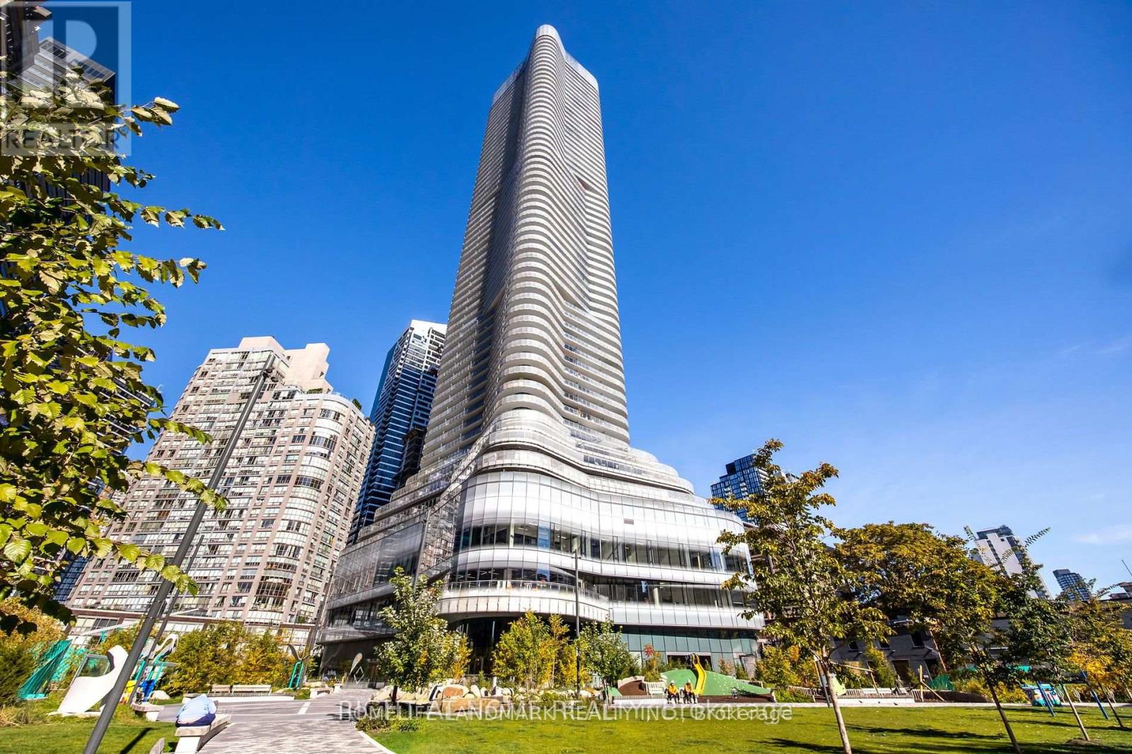 1207 - 11 WELLESLEY STREET W, Toronto, Ontario