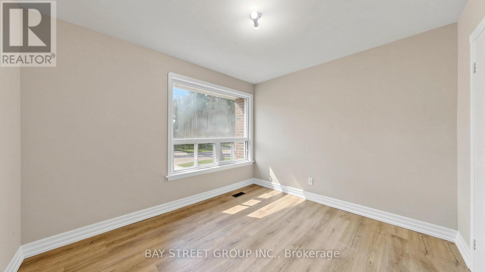 26 Innismore Crescent E, Toronto, Ontario  M1R 1C7 - Photo 12 - E13411726