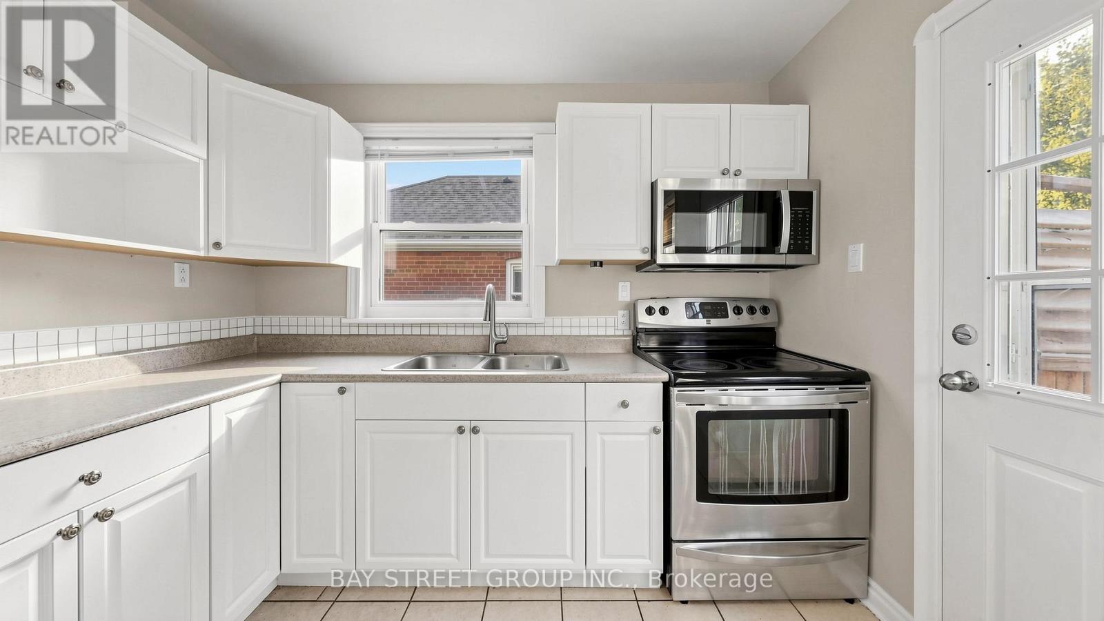 26 Innismore Crescent E, Toronto, Ontario  M1R 1C7 - Photo 9 - E13411726