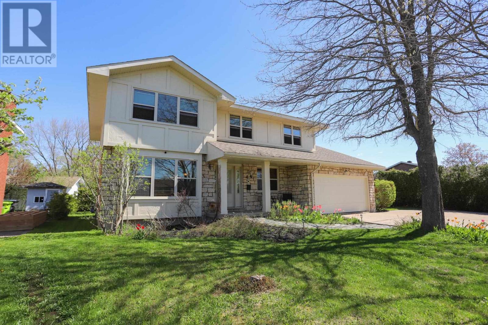 44 Woodhurst Dr, Sault Ste. Marie, Ontario  P6C 5Y9 - Photo 1 - SM261236