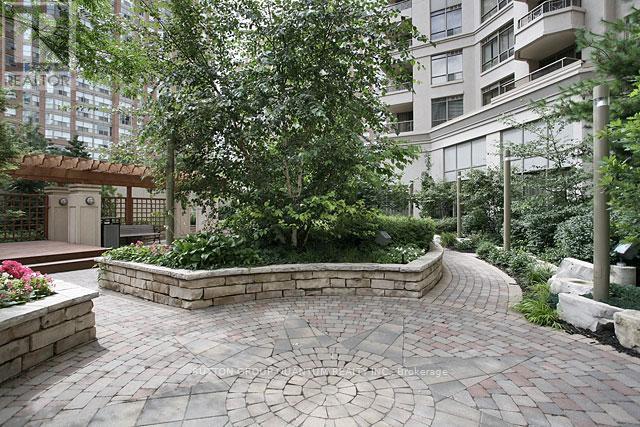 2102 - 310 Burnhamthorpe Road W, Mississauga, Ontario  L5B 4P9 - Photo 4 - W13055812
