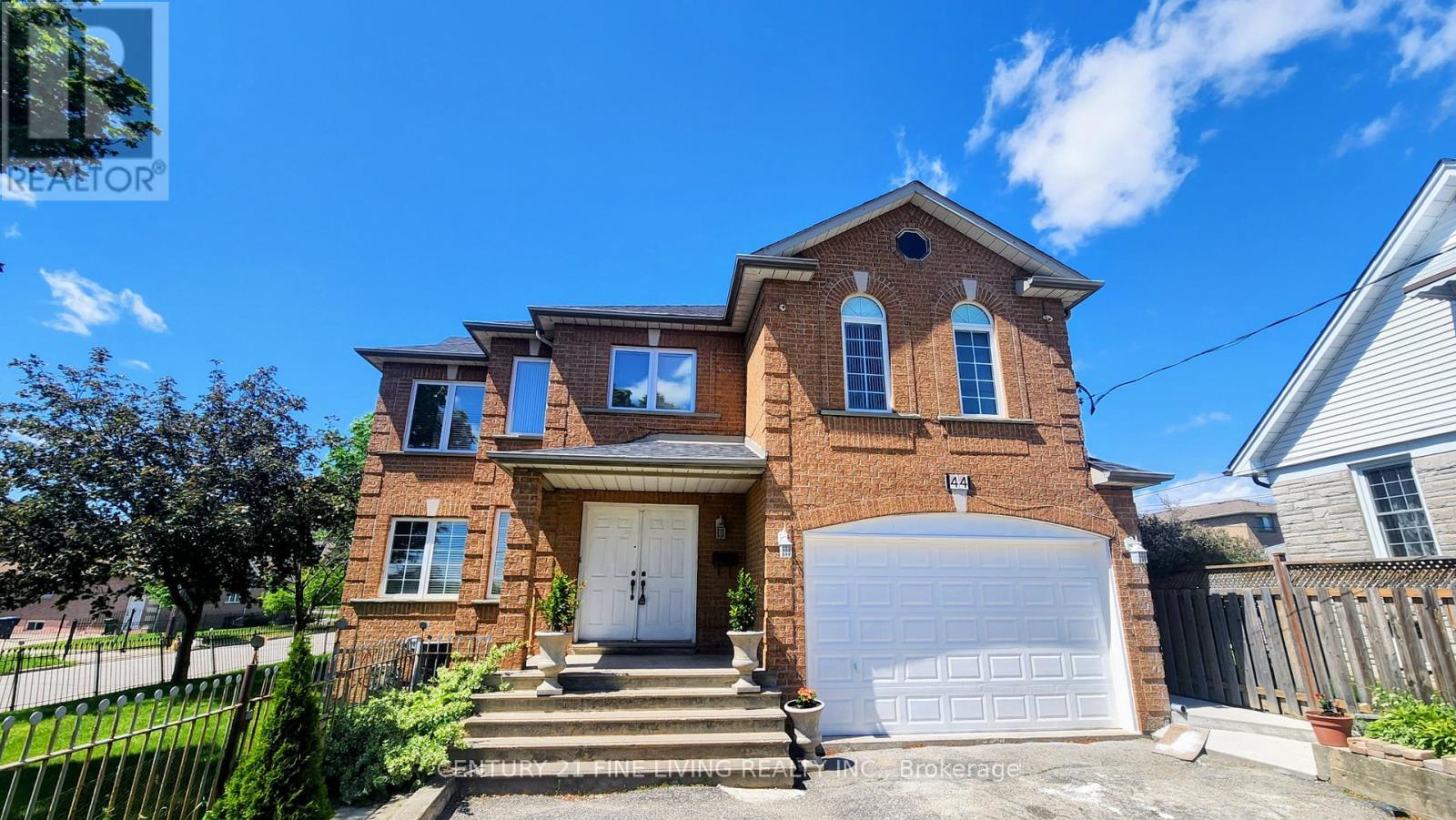 44 REUBEN AVENUE, Toronto, Ontario