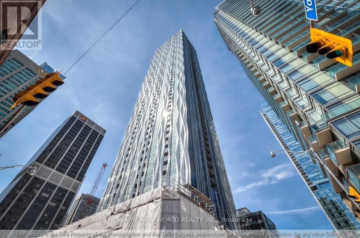2810 - 1 YORKVILLE AVENUE, Toronto, Ontario