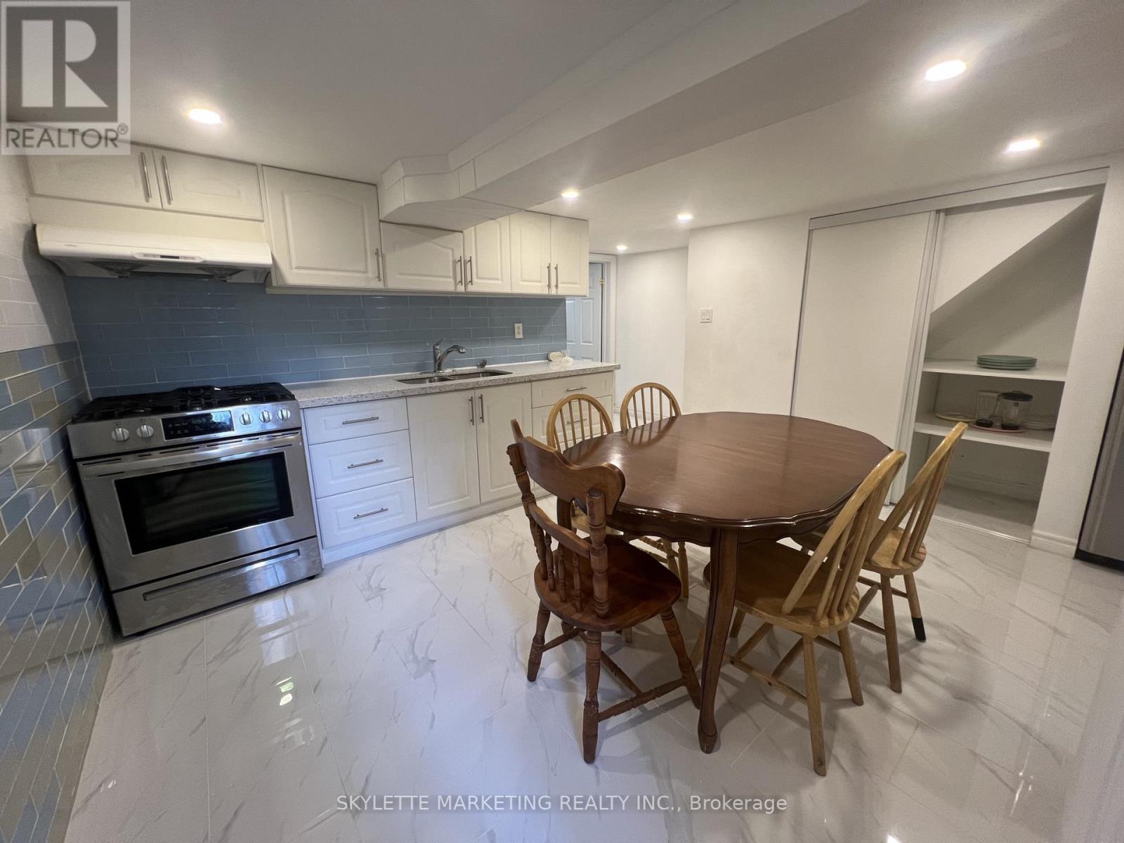 BSMT - 548 DUFFERIN STREET, Toronto, Ontario