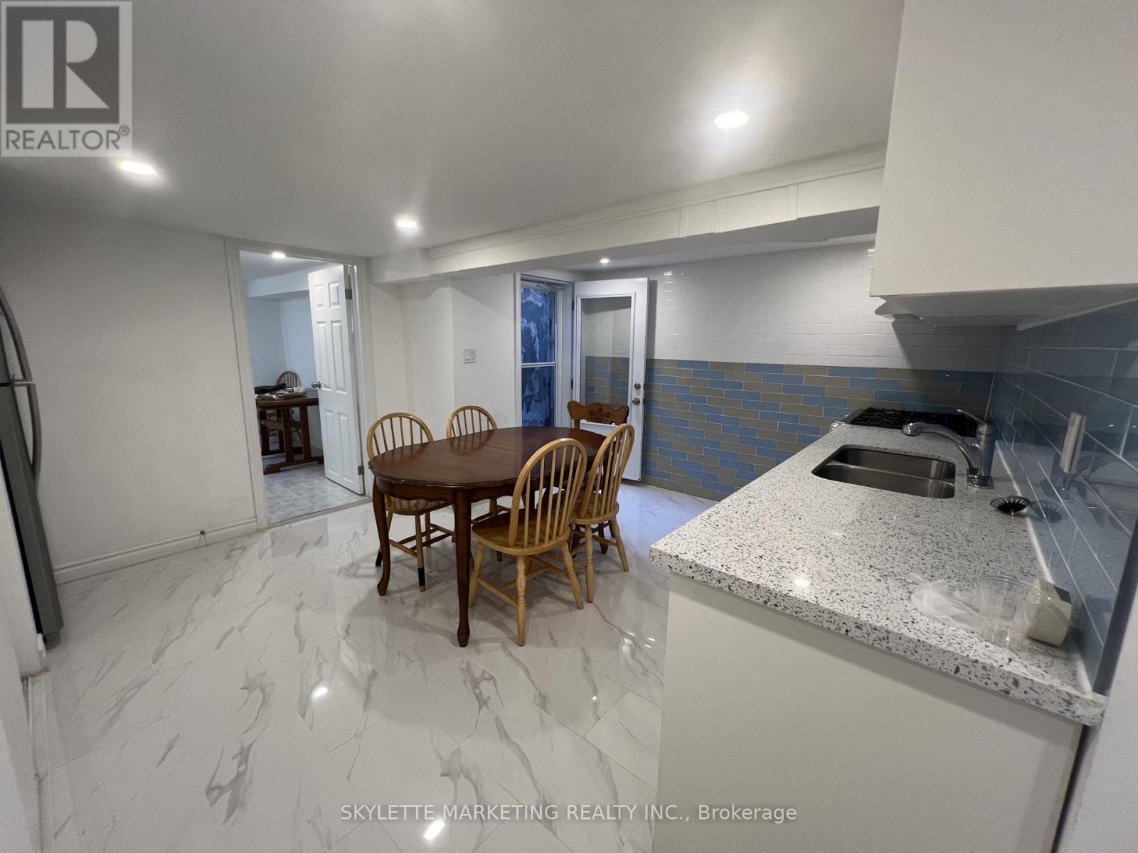 Bsmt - 548 Dufferin Street, Toronto, Ontario  M6K 2A7 - Photo 2 - C13411750