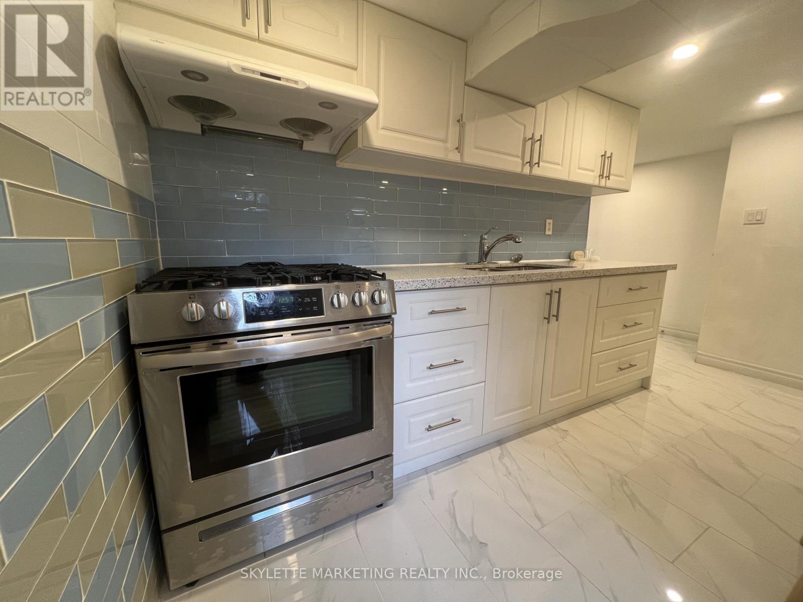 Bsmt - 548 Dufferin Street, Toronto, Ontario  M6K 2A7 - Photo 3 - C13411750