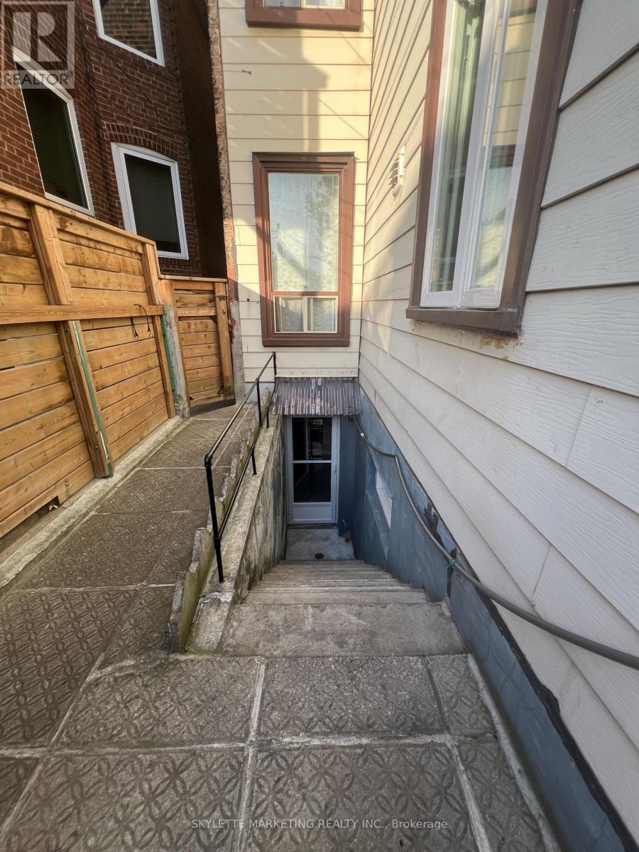 Bsmt - 548 Dufferin Street, Toronto, Ontario  M6K 2A7 - Photo 7 - C13411750
