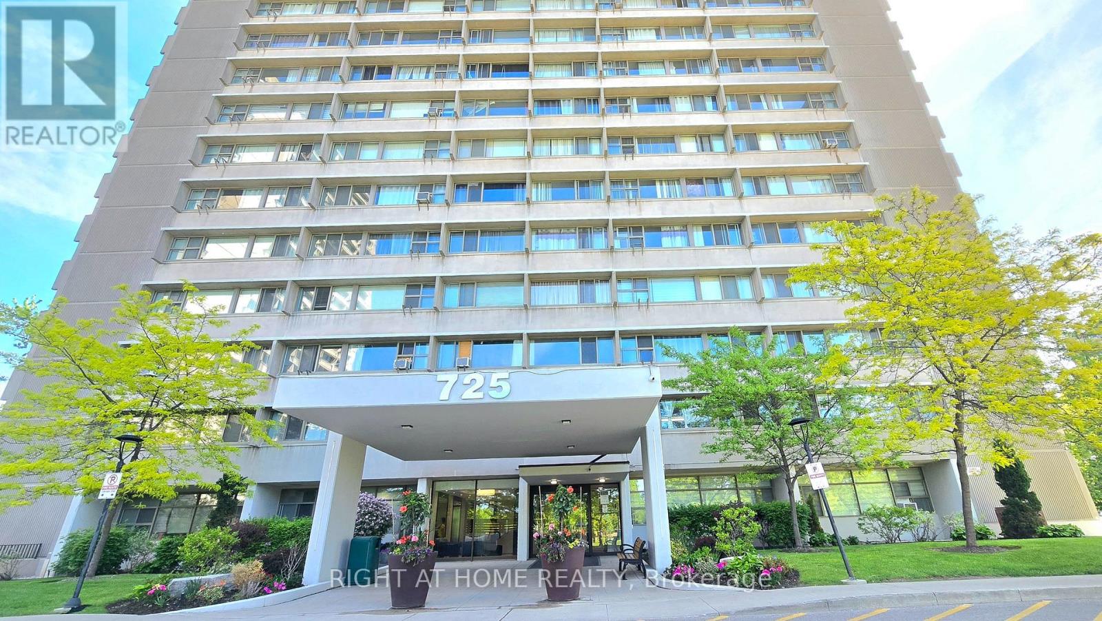 2108 - 725 Don Mills Road, Toronto, Ontario  M3C 1S8 - Photo 2 - C13411754