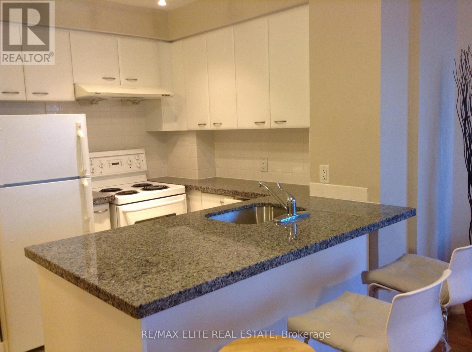 912 - 36 Lee Centre Drive, Toronto, Ontario  M1H 3K2 - Photo 5 - E13411730