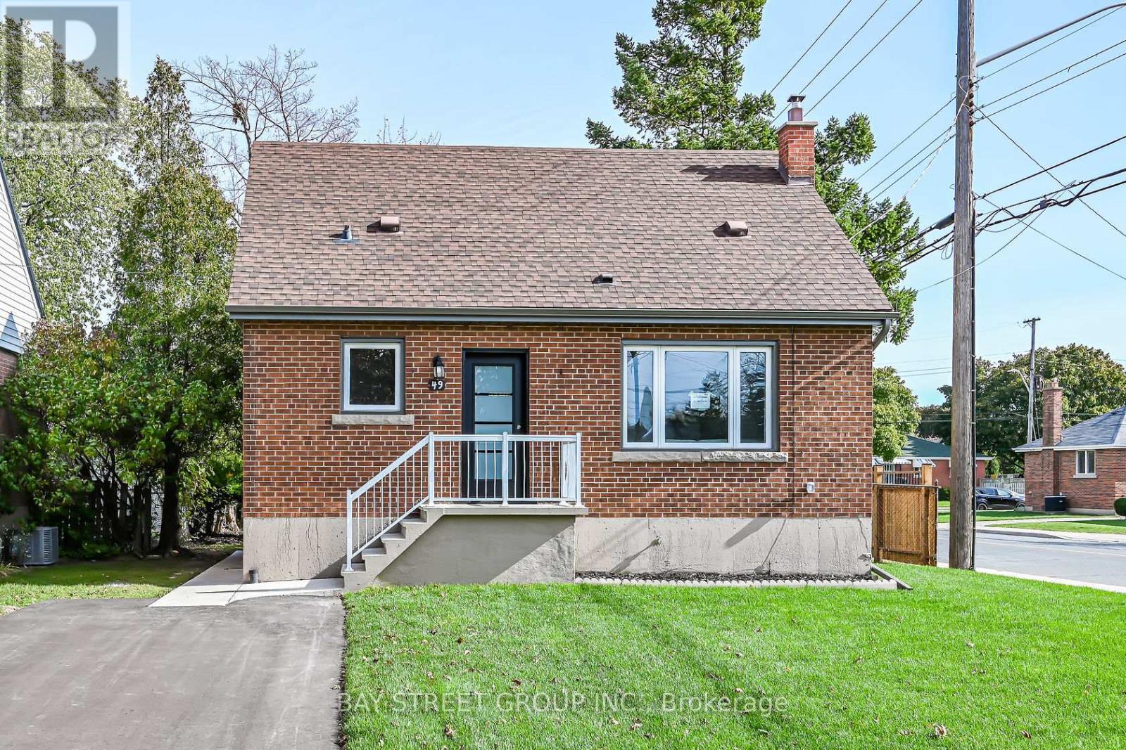 UPPER - 49 EAST 41ST STREET, Hamilton, Ontario