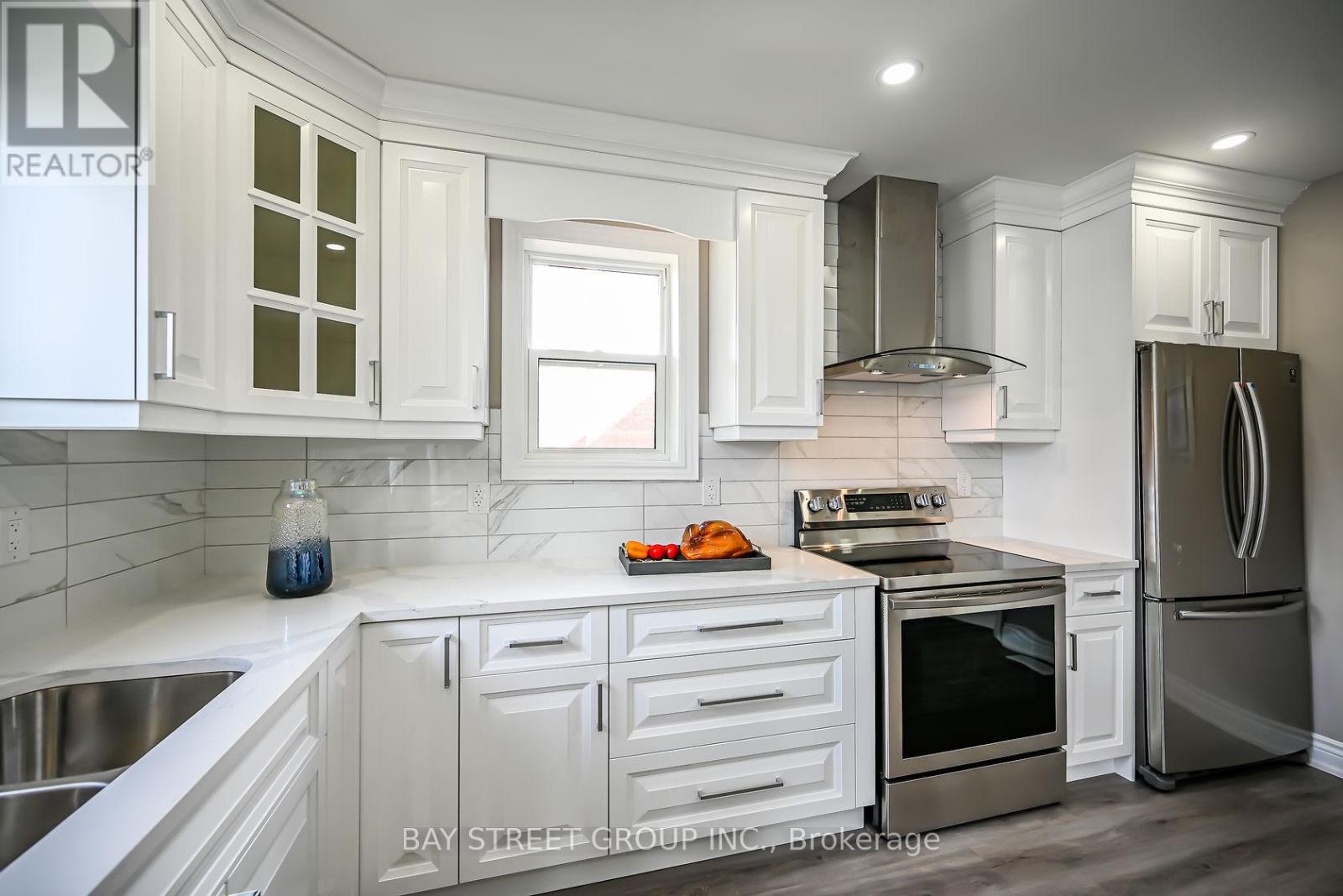 Upper - 49 East 41st Street, Hamilton, Ontario  L8T 2Z4 - Photo 10 - X13411738