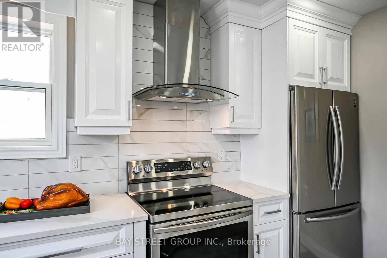 Upper - 49 East 41st Street, Hamilton, Ontario  L8T 2Z4 - Photo 11 - X13411738