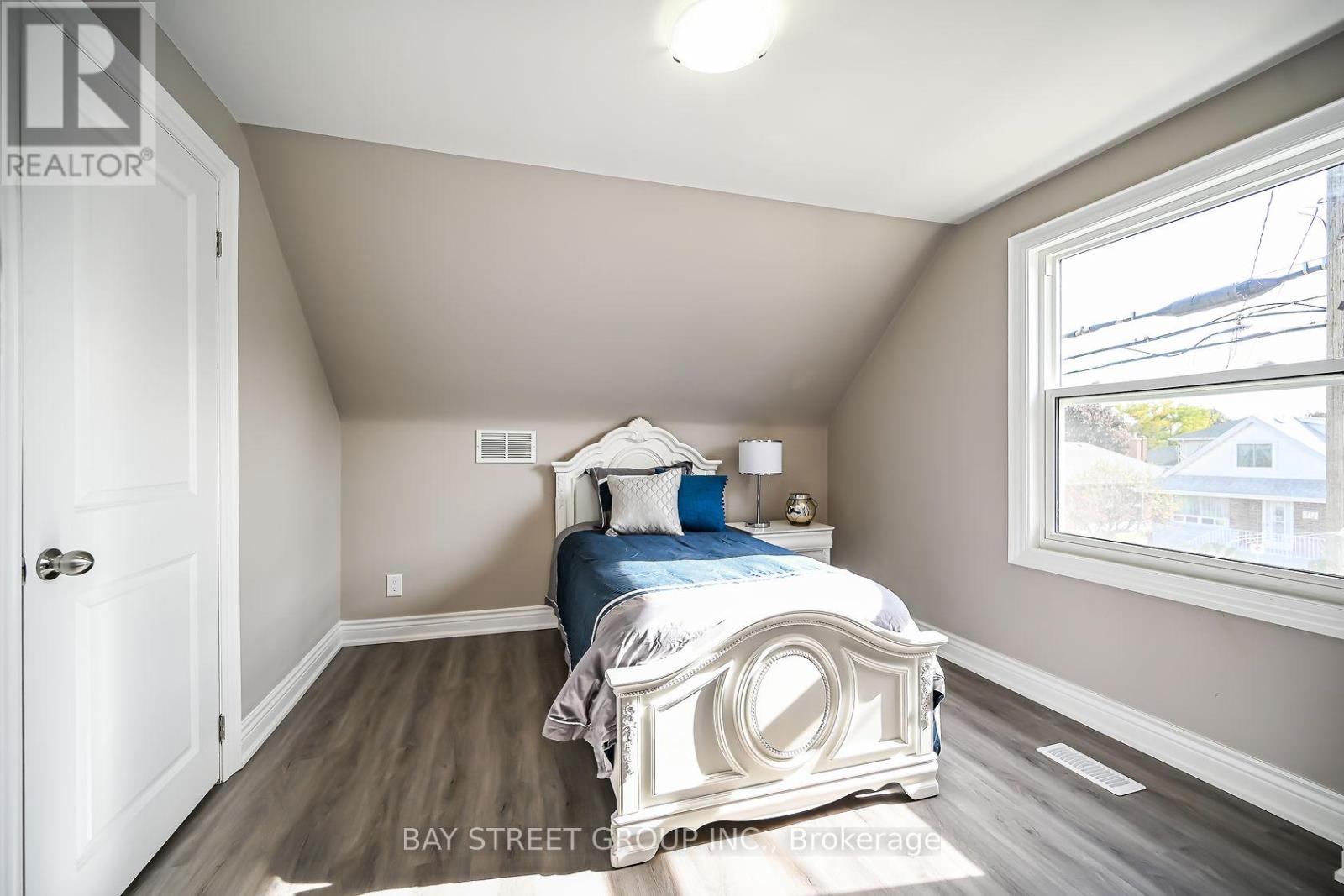 Upper - 49 East 41st Street, Hamilton, Ontario  L8T 2Z4 - Photo 27 - X13411738