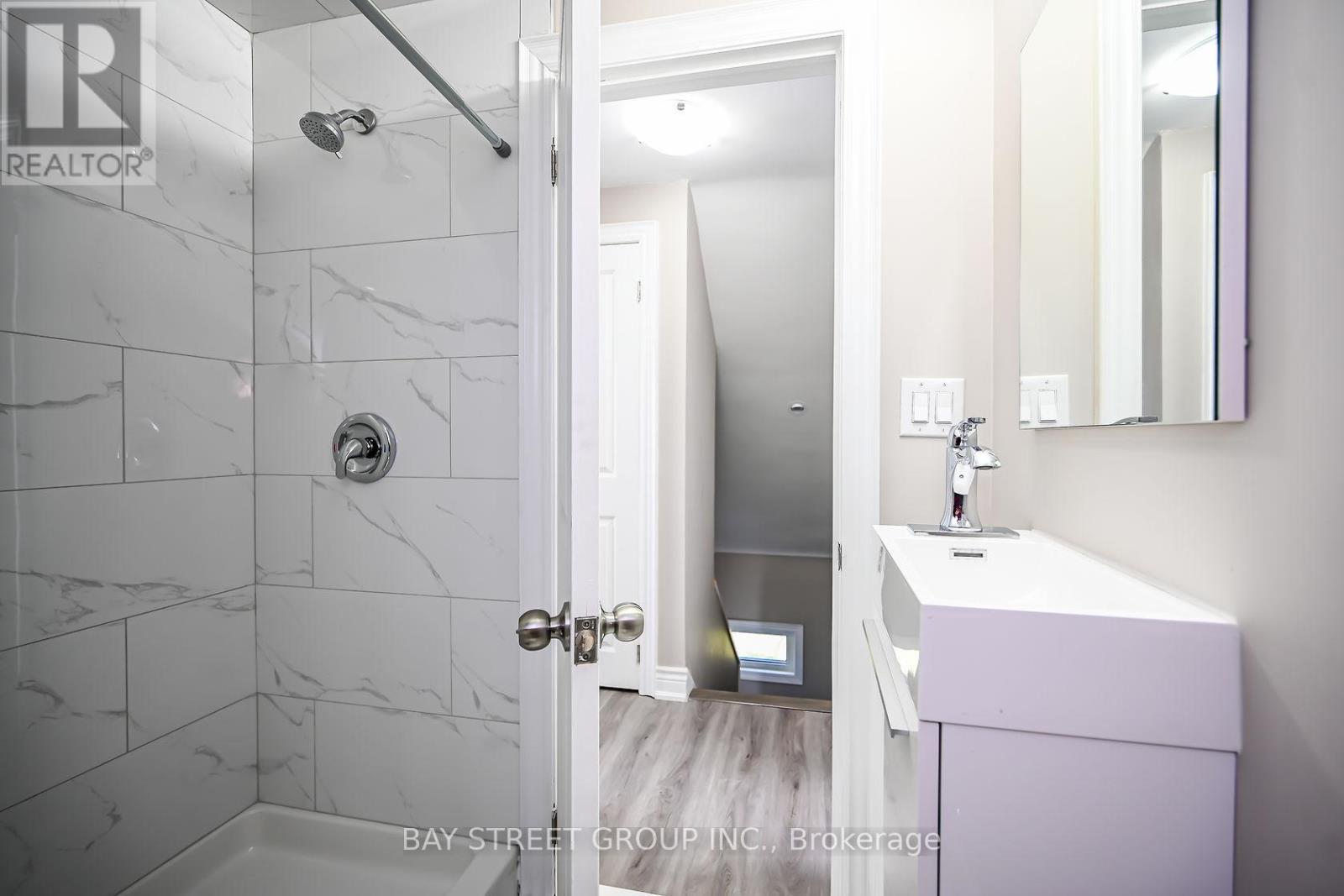 Upper - 49 East 41st Street, Hamilton, Ontario  L8T 2Z4 - Photo 30 - X13411738