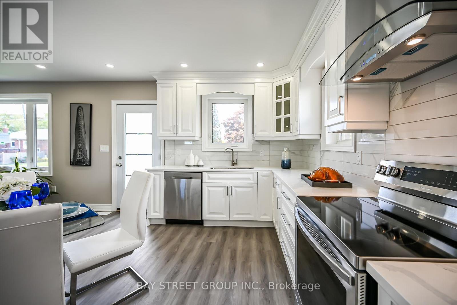 Upper - 49 East 41st Street, Hamilton, Ontario  L8T 2Z4 - Photo 6 - X13411738
