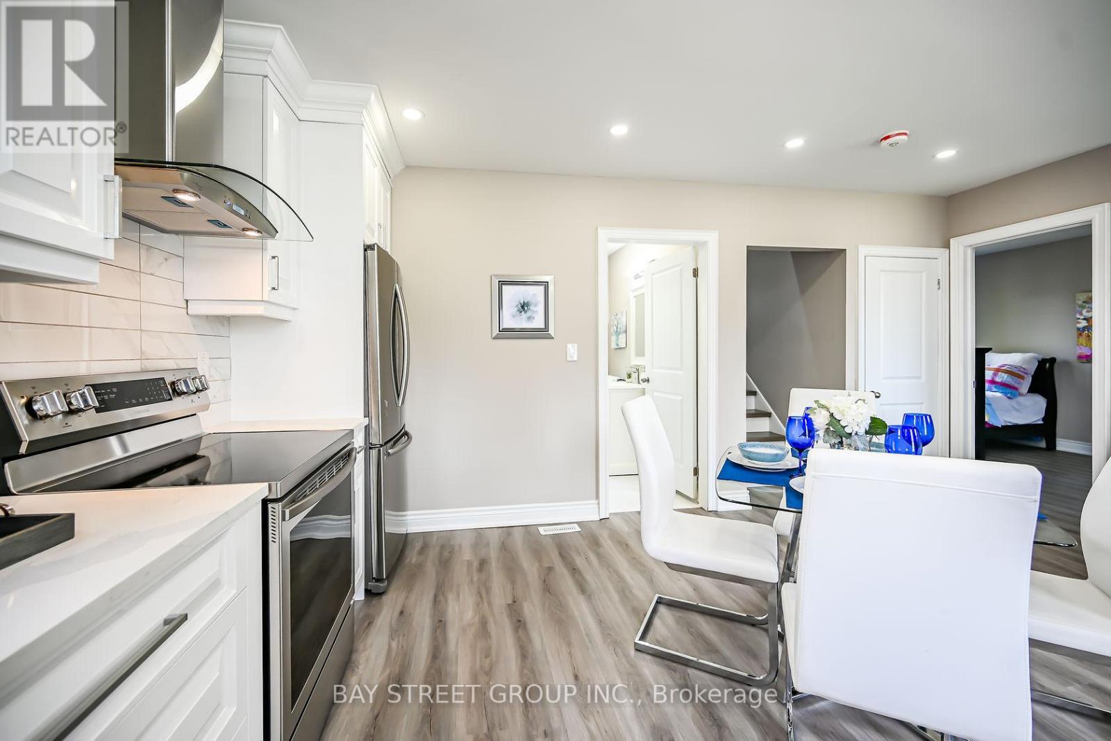 Upper - 49 East 41st Street, Hamilton, Ontario  L8T 2Z4 - Photo 8 - X13411738