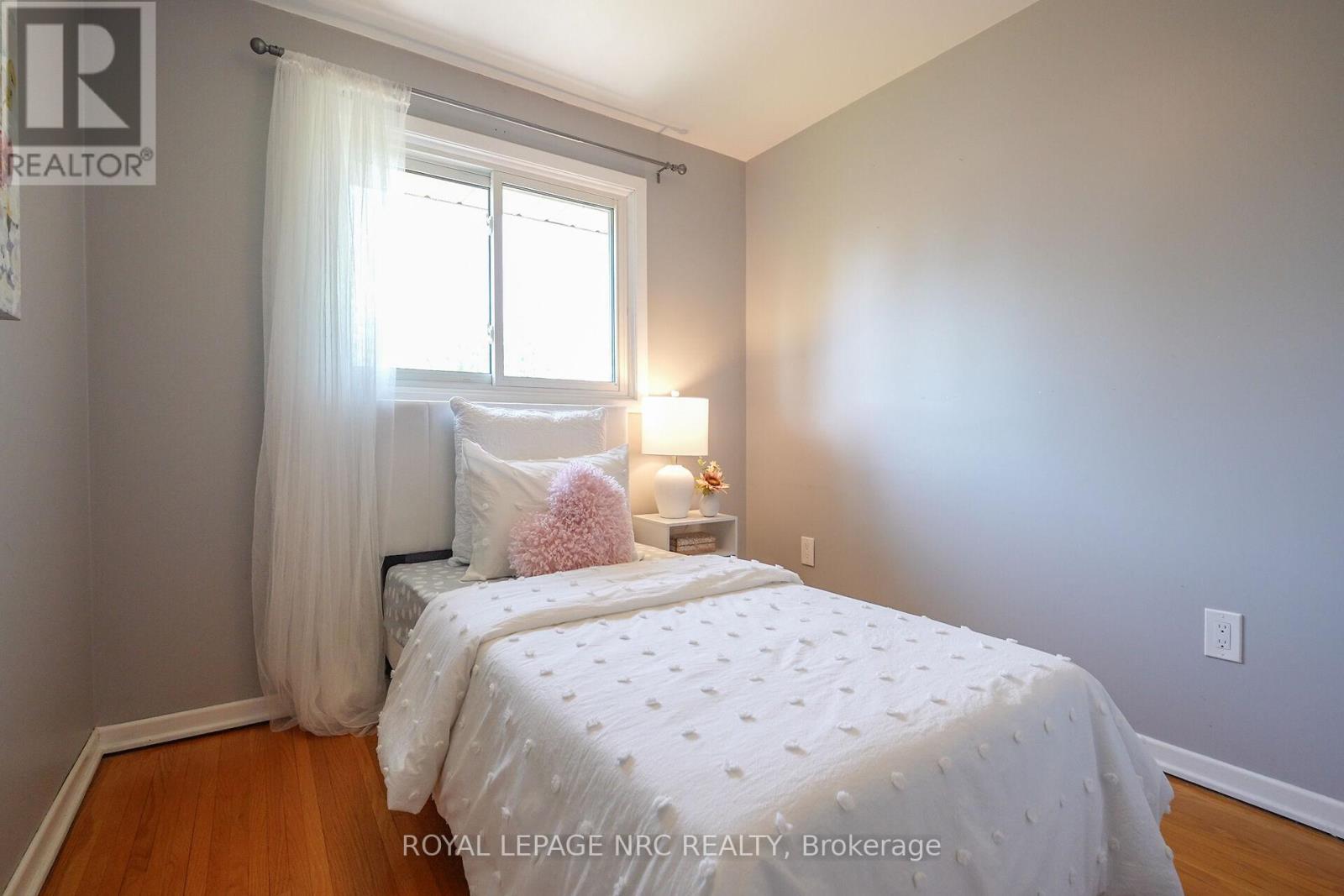 4451 Meadowvale Drive, Niagara Falls, Ontario  L2E 5W8 - Photo 14 - X13411766