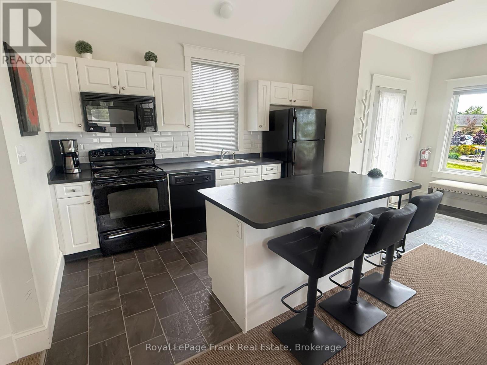 58 - 115 Butternut Lane, Prince Edward County, Ontario  K0K 1P0 - Photo 9 - X12893884