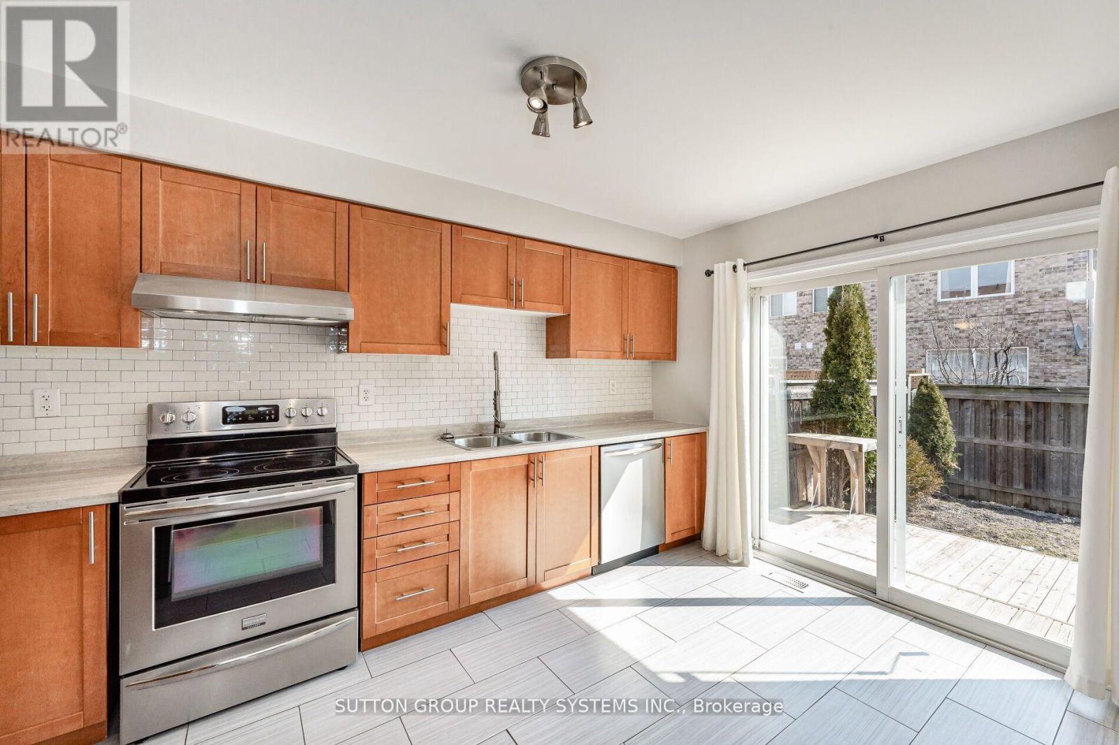 1152 Riddell Crescent, Milton, Ontario  L9T 6Y1 - Photo 11 - W13411770