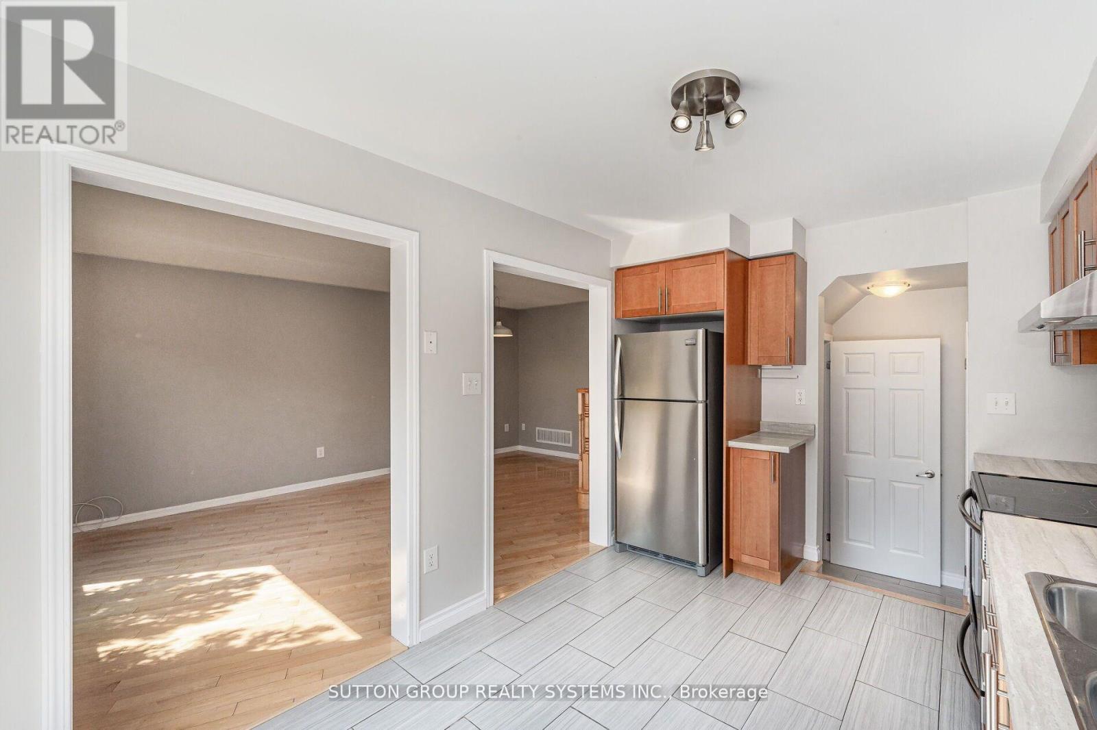 1152 Riddell Crescent, Milton, Ontario  L9T 6Y1 - Photo 12 - W13411770